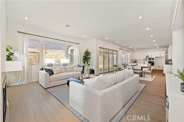 Detail Gallery Image 17 of 67 For 15800 Conservatory Dr, Fontana,  CA 92336 - 5 Beds | 4/1 Baths