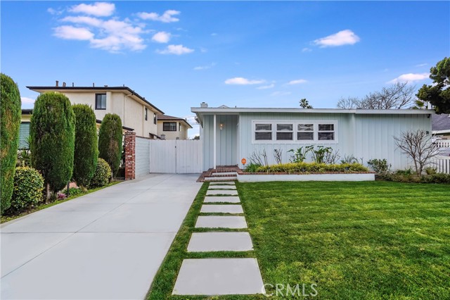 181 Costa Mesa St, Costa Mesa, CA 92627