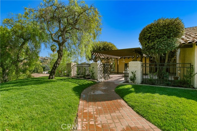 Image 8 of 20 For 652 Robin Glen