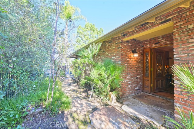 Detail Gallery Image 11 of 54 For 23421 Aetna St, Woodland Hills,  CA 91367 - 3 Beds | 2/1 Baths