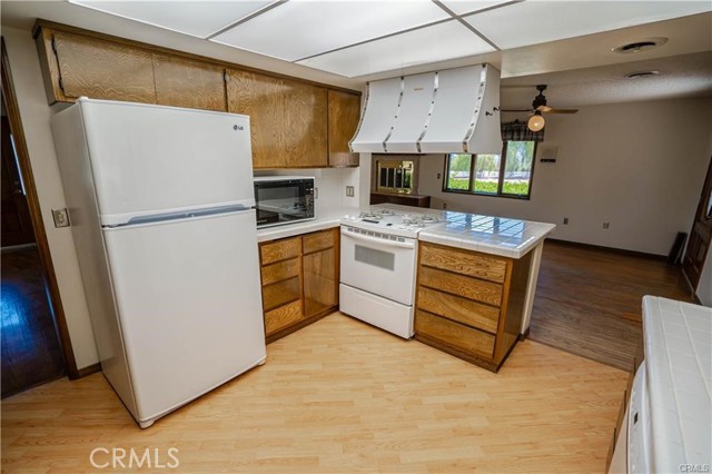 Detail Gallery Image 17 of 41 For 34155 Castlehaven Rd, Agua Dulce,  CA 91390 - 3 Beds | 3 Baths