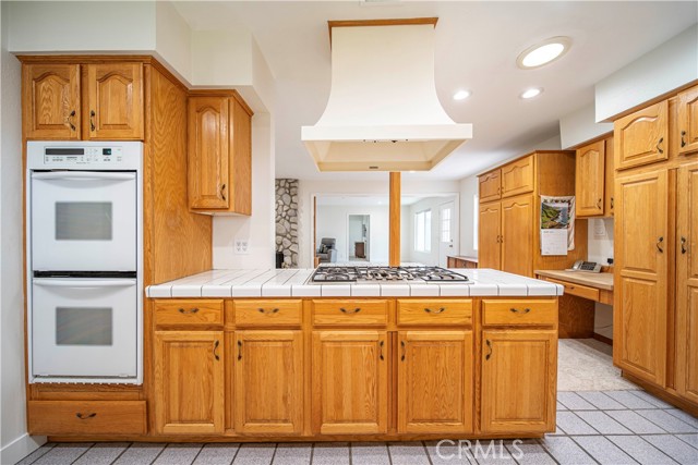 415 N Rennell Avenue, San Dimas CA: https://media.crmls.org/medias/edbc23bd-e065-4713-b0cc-7976959c457a.jpg