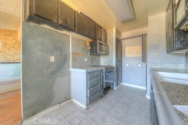 Detail Gallery Image 9 of 28 For 33051 Adelfa St, Lake Elsinore,  CA 92530 - 3 Beds | 1 Baths