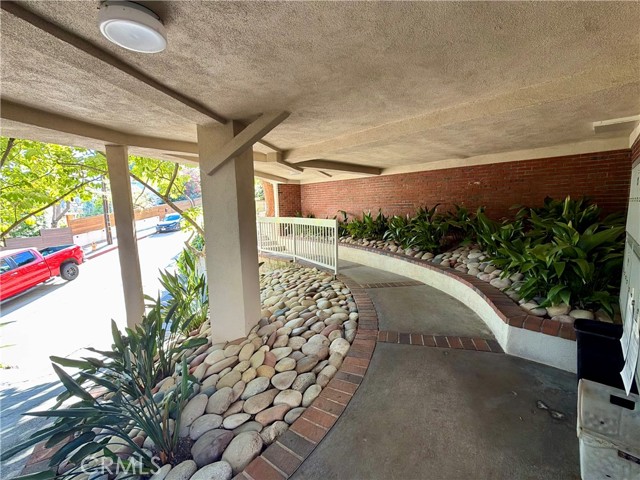 Detail Gallery Image 2 of 8 For 2266 Cazador, Los Angeles,  CA 90065 - 40 Beds | 24 Baths