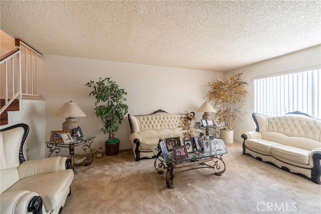 Detail Gallery Image 4 of 33 For 5950 E Imperial Hwy #55,  South Gate,  CA 90280 - 2 Beds | 2/1 Baths