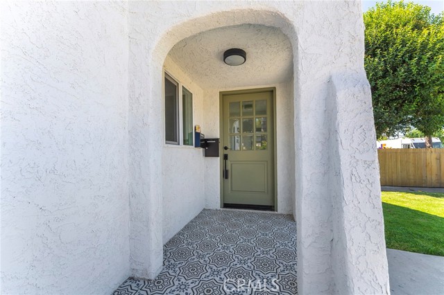 Detail Gallery Image 2 of 17 For 2740 S Sycamore, Los Angeles,  CA 90016 - 3 Beds | 2 Baths