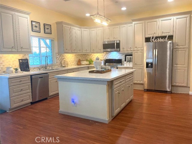 Detail Gallery Image 10 of 55 For 23711 California Ave, Hemet,  CA 92545 - 5 Beds | 3 Baths