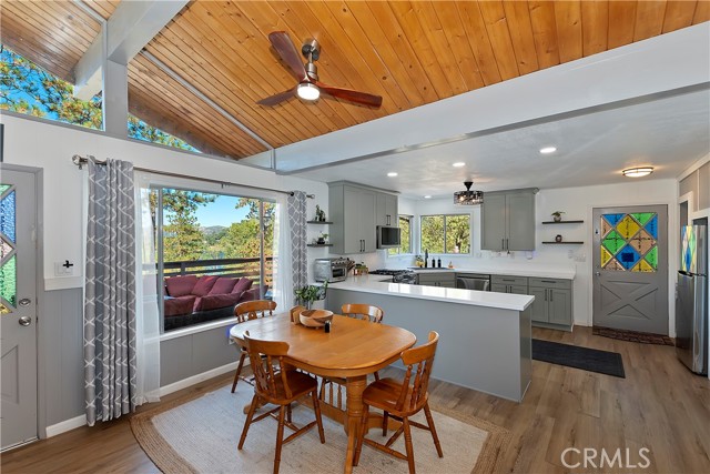 Detail Gallery Image 17 of 64 For 24531 San Moritz Dr, Crestline,  CA 92325 - 3 Beds | 2 Baths