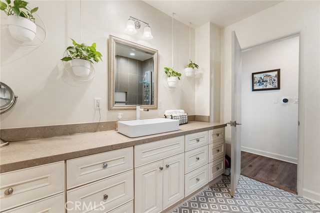 Detail Gallery Image 39 of 62 For 10705 Cranks Rd, Culver City,  CA 90230 - 3 Beds | 2 Baths