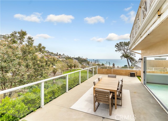 31032 Aliso Circle, Laguna Beach CA: https://media.crmls.org/medias/edbf3390-08a5-4674-b302-65cbe710a877.jpg