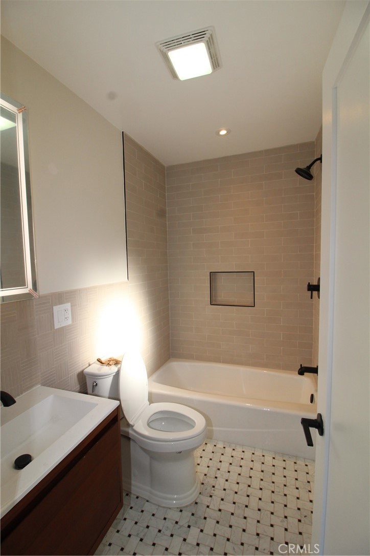 MLS #OC26150019 image #21