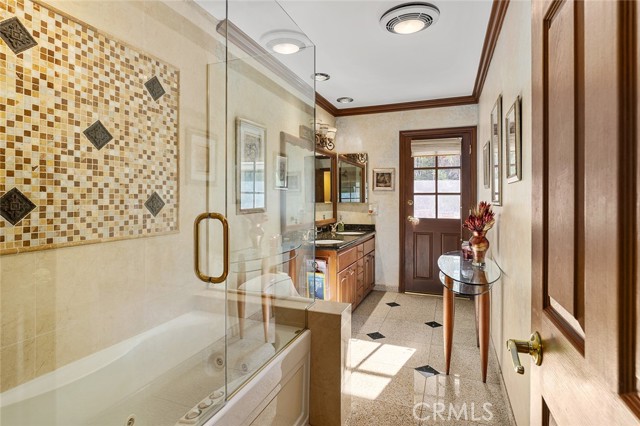 Detail Gallery Image 25 of 46 For 5645 Blanco Ave, Woodland Hills,  CA 91367 - 4 Beds | 2 Baths