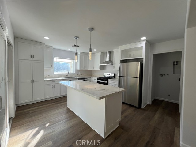 Detail Gallery Image 5 of 16 For 18708 Keswick, Reseda,  CA 91335 - 3 Beds | 2 Baths