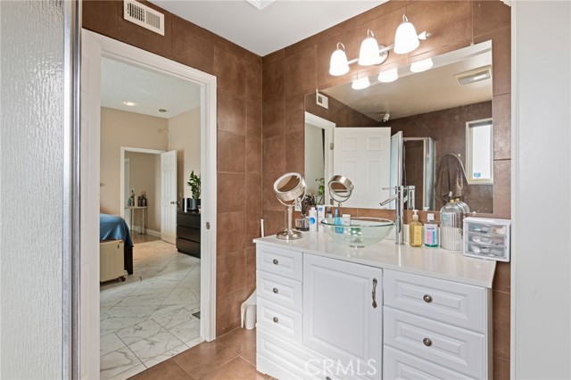 Detail Gallery Image 24 of 30 For 12601 Daryl, Granada Hills,  CA 91344 - 5 Beds | 3 Baths