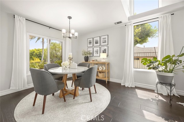 20640 Via Breve, Yorba Linda CA: https://media.crmls.org/medias/edc0ed71-5a76-48c3-833b-8d433b3f3f7d.jpg