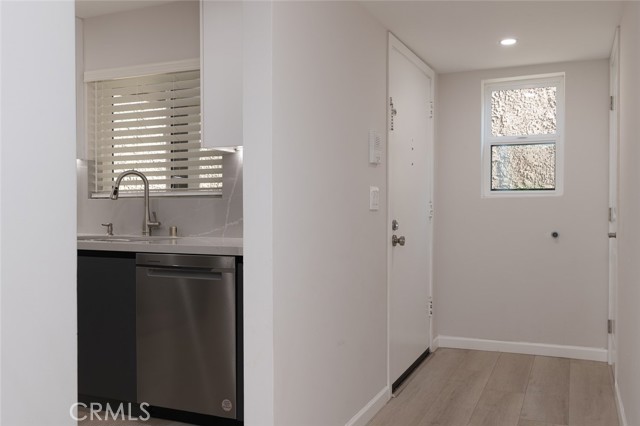 356 W California Avenue, Glendale CA: https://media.crmls.org/medias/edc16ea0-b50e-45a8-a150-234ee4a7db2e.jpg