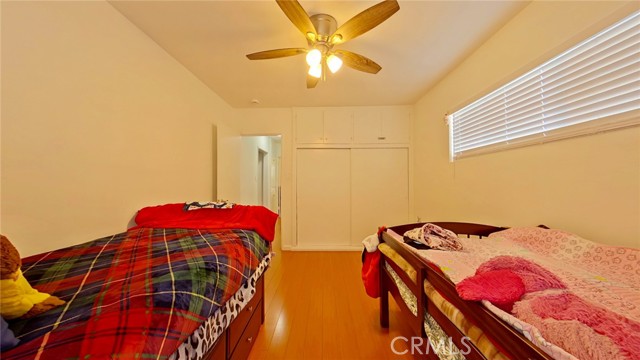 711 W Wilson, Glendale CA: https://media.crmls.org/medias/edc1a3d0-0ffd-43e2-a8e6-d9b0683ab9d7.jpg