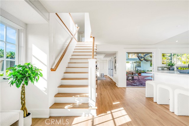 432 Holly Street, Laguna Beach CA: https://media.crmls.org/medias/edc25034-c866-4181-b47d-89cd7b6d0da5.jpg