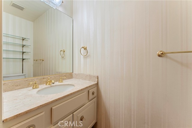 1567 Westholme Avenue, Los Angeles CA: https://media.crmls.org/medias/edc27d47-be37-4e4b-9f8d-8bda341ba96b.jpg