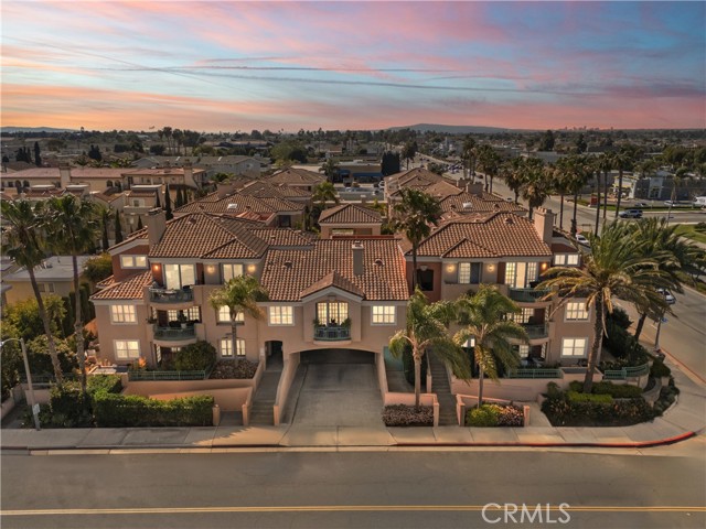 Detail Gallery Image 2 of 46 For 5142 Warner Ave #209,  Huntington Beach,  CA 92649 - 2 Beds | 2 Baths