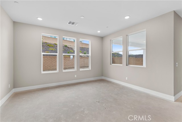 Detail Gallery Image 14 of 41 For 29854 Old Ranch Cir, Castaic,  CA 91384 - 5 Beds | 4 Baths
