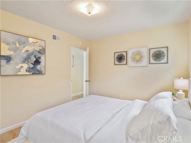 Detail Gallery Image 30 of 48 For 15354 Runnymede St, Van Nuys,  CA 91406 - 4 Beds | 2 Baths