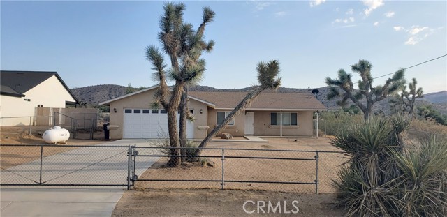 Detail Gallery Image 3 of 59 For 57765 Pueblo Trl, Yucca Valley,  CA 92284 - 3 Beds | 2 Baths