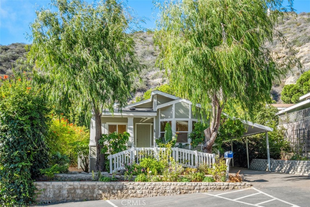 MLS #OC25252846 image #24