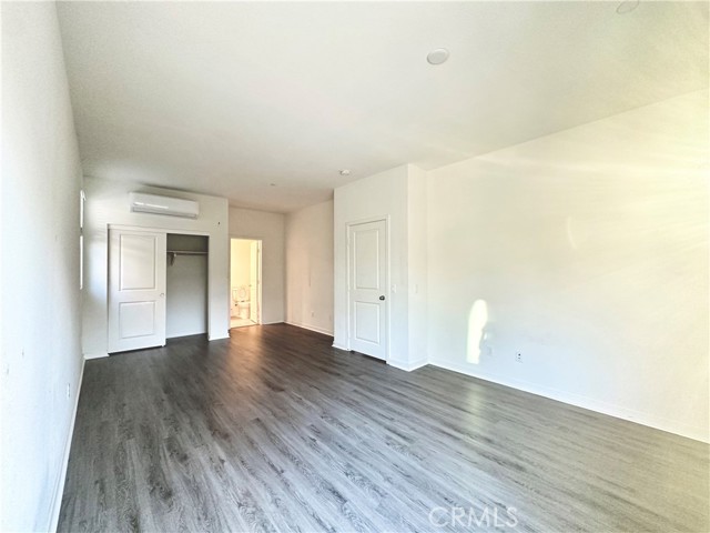 147 Episode, Irvine CA: https://media.crmls.org/medias/edc56b36-56a4-458d-aa51-503f727cd666.jpg