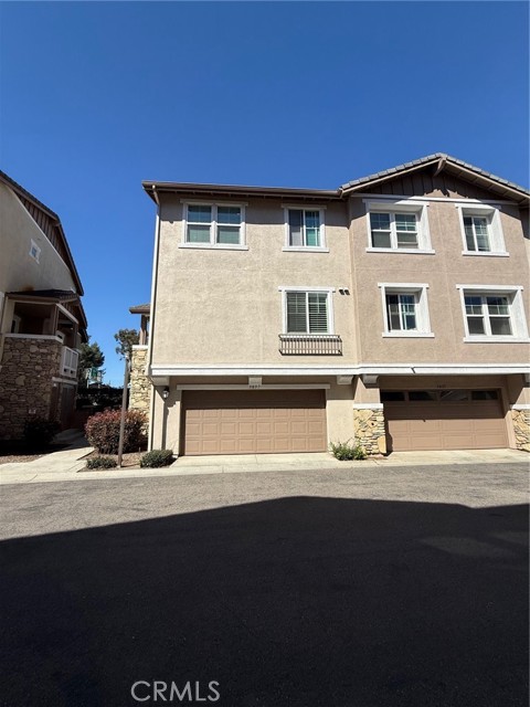 Detail Gallery Image 2 of 22 For 3037 Cole Grade, Santee,  CA 92071 - 3 Beds | 3 Baths