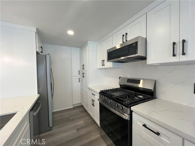 4640 Glencoe Avenue, Marina del Rey CA: https://media.crmls.org/medias/edc5b820-420a-4b80-ade5-34d2ccd1669e.jpg