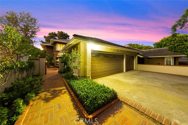 Detail Gallery Image 40 of 56 For 16 Lucerne, Newport Beach,  CA 92660 - 4 Beds | 3/1 Baths