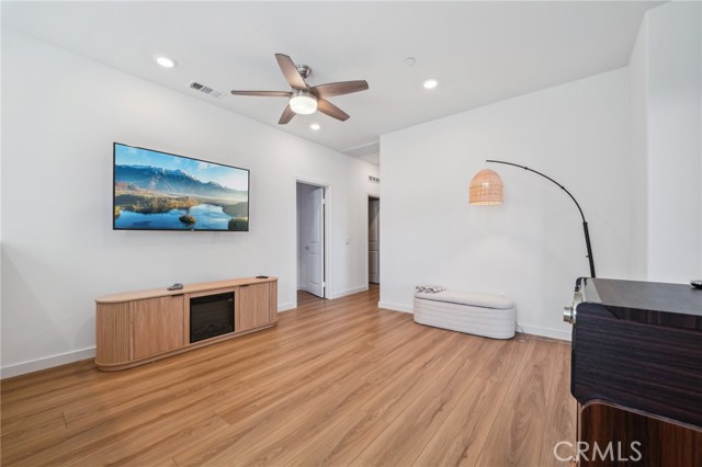 Detail Gallery Image 17 of 64 For 16233 Lozano St #2,  Fontana,  CA 92336 - 3 Beds | 2/1 Baths