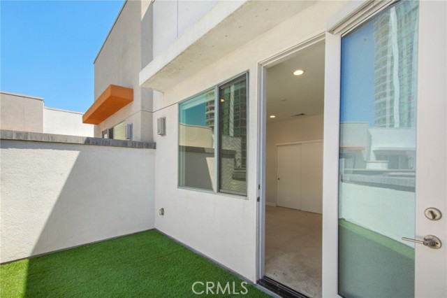 225 Elm Avenue, Long Beach CA: https://media.crmls.org/medias/edc8712a-a46d-4203-95ac-c8a486e675d5.jpg