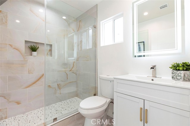 Detail Gallery Image 25 of 47 For 11605 Sunshine, Studio City,  CA 91604 - 2 Beds | 2 Baths