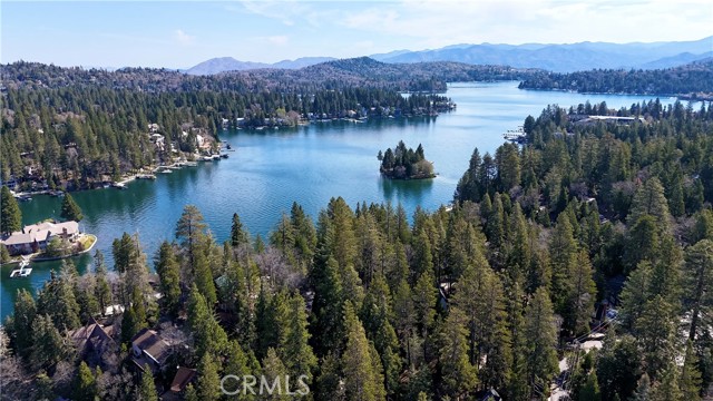 27500 State Highway 189, Lake Arrowhead CA: https://media.crmls.org/medias/edc93875-6491-42da-8609-4d74b48cd4aa.jpg