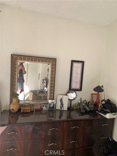 Detail Gallery Image 10 of 13 For 31928 Cinnabar, Castaic,  CA 91384 - 3 Beds | 2 Baths