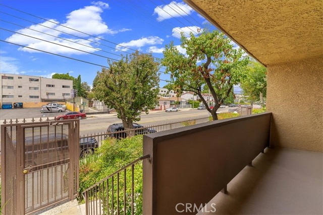 2 Bed Home for Sale in Van Nuys, California