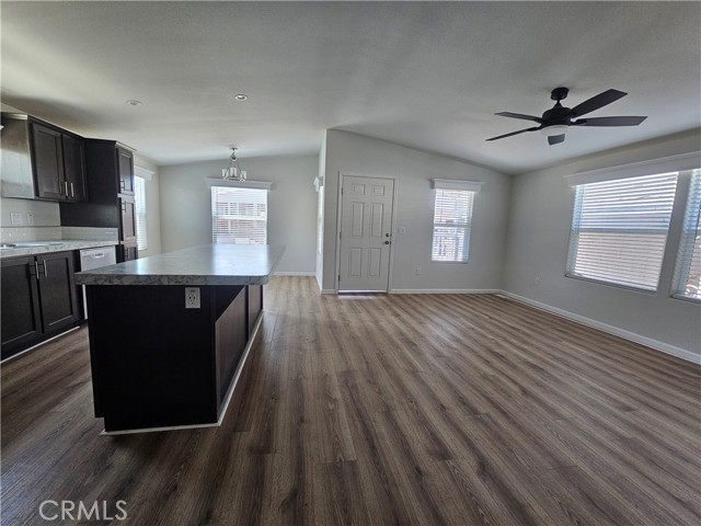 Detail Gallery Image 10 of 25 For 350 San Jacinto Ave #130,  Perris,  CA 92571 - 3 Beds | 2 Baths
