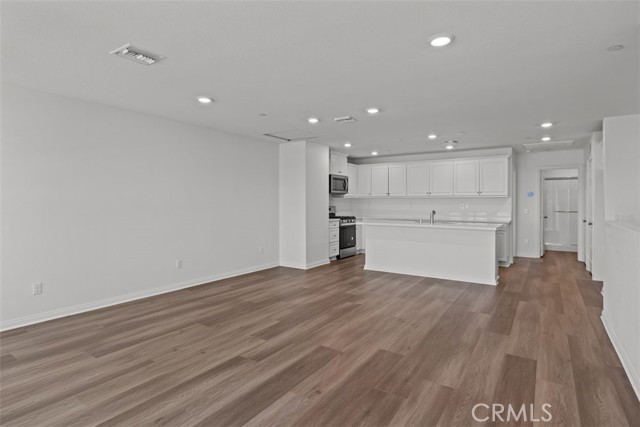 4285 S Hermosa Paseo, Ontario CA: https://media.crmls.org/medias/edcc4b4e-7449-4578-a134-0d80f4c5831c.jpg