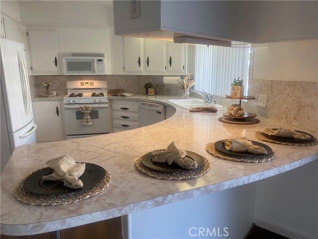 Detail Gallery Image 5 of 16 For 1414 Century St, Redlands,  CA 92374 - 2 Beds | 2 Baths