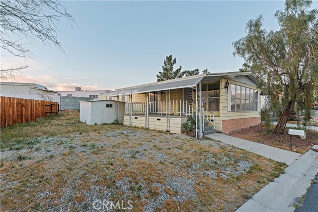 Detail Gallery Image 2 of 31 For 69500 Poolside, Desert Hot Springs,  CA 92241 - 2 Beds | 2 Baths