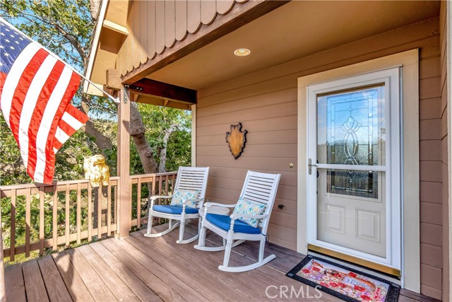 Detail Gallery Image 4 of 61 For 1119 Brentwood Dr, Lake Arrowhead,  CA 92352 - 4 Beds | 3/1 Baths