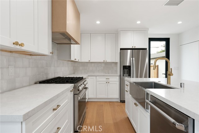 8334 Winsford Avenue, Los Angeles CA: https://media.crmls.org/medias/edcdc731-4480-4dc7-8495-df5e5654542a.jpg