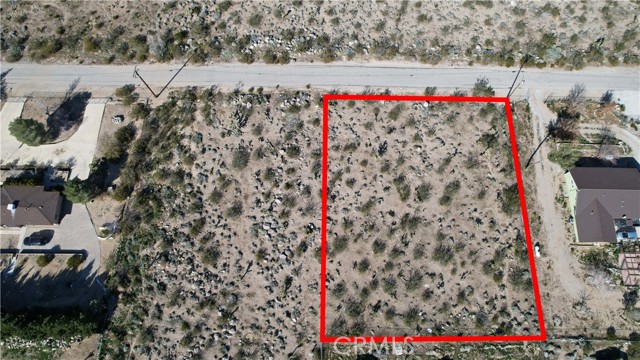 Detail Gallery Image 3 of 18 For 32573 Azurite, Lucerne Valley,  CA 92356 - – Beds | – Baths