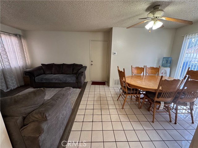 Detail Gallery Image 4 of 6 For 2951 Gratton Street, Riverside,  CA 92504 - 4 Beds | 2 Baths