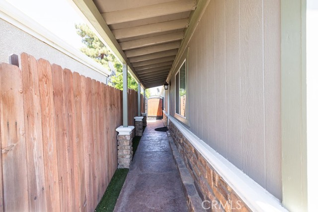 700 E Washington Street, Colton CA: https://media.crmls.org/medias/edd03c6c-6d66-4b73-84f5-1784701c1335.jpg