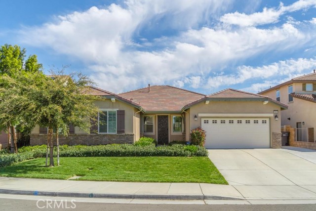 Detail Gallery Image 1 of 1 For 5692 Goldfinch Ct, Jurupa Valley,  CA 91752 - 5 Beds | 2/1 Baths
