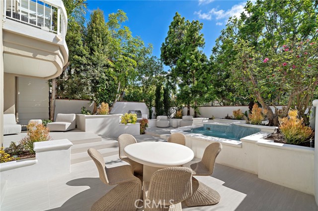 48 Belcourt Drive, Newport Beach CA: https://media.crmls.org/medias/edd21b3a-2060-4d7b-960c-adf02c41b5e2.jpg