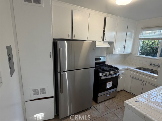 Detail Gallery Image 12 of 25 For 18127 Roscoe Bld #1,  Northridge,  CA 91325 - 2 Beds | 1 Baths